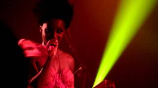 MORCHEEBA : Blood like lemonade (Live), Paris, Le Bataclan, 11 octobre 2010