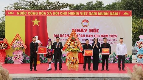 Rộn ràng Đại đoàn kết toàn dân tộc tại thôn, khu dân cư