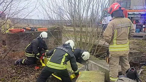 Pramonės gatvėje esančioje gamykloje – tarnybų „apgultis“: vaizdai – tarsi iš veiksmo filmo