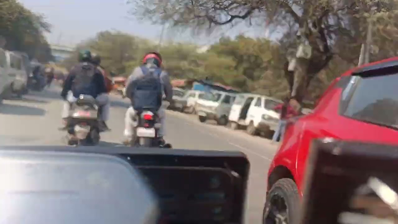 Dragged out of the traffic @PulsarN125 