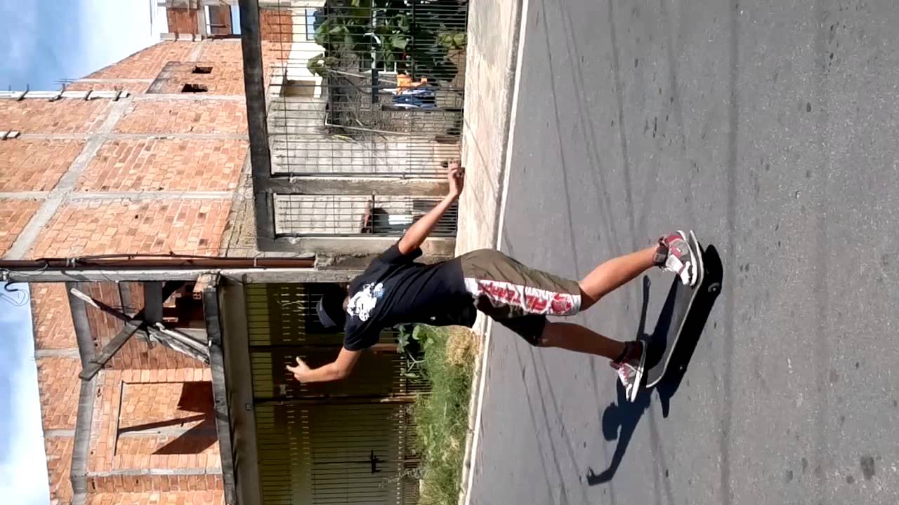 caindo de skate - YouTube