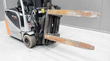 P1043 - - Hydraulicky stavitelné vidle s otočí 360° a bočním posuvem KAUP WWW.CHUF.COM