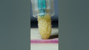 Spilling glitter marker #asmr #macro #satisfying