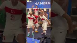 Çekyayı Mağlup Eden Millilerimizin Ma Odasında Son 16 Turu Kutlaması