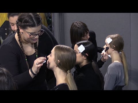 Il backstage di una sfilata di Alta Moda by REA Academy