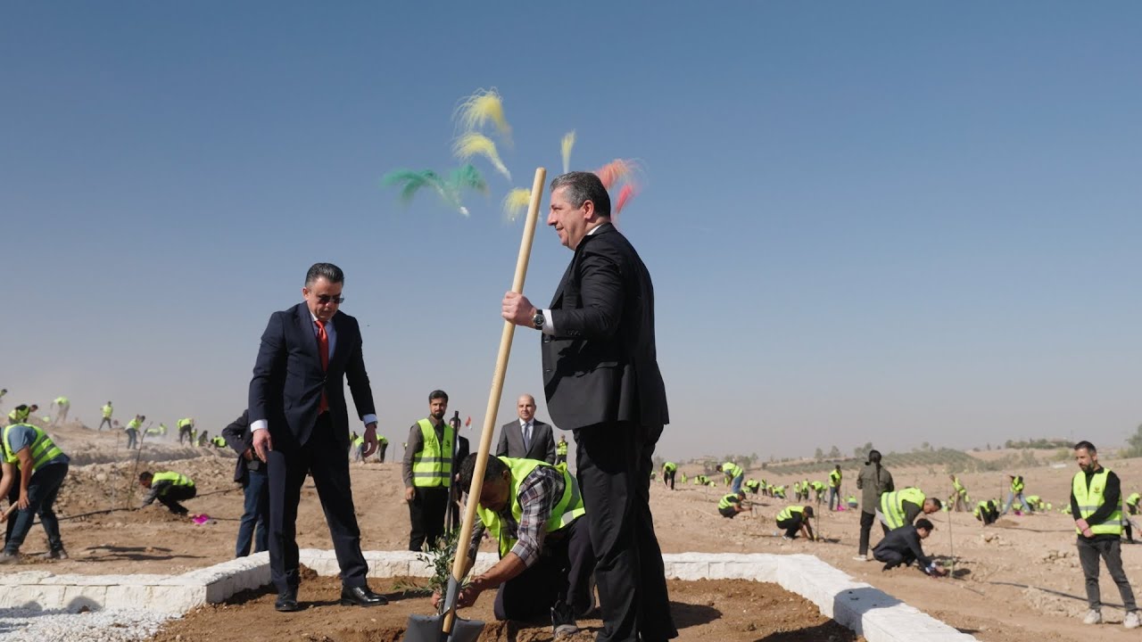 PM Masrour Barzani plants the first tree of the Erbil green belt