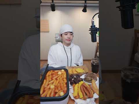 분식 떡볶이 먹방 튀김 순대 후식 <strong>와플대학</strong> 와플 먹방