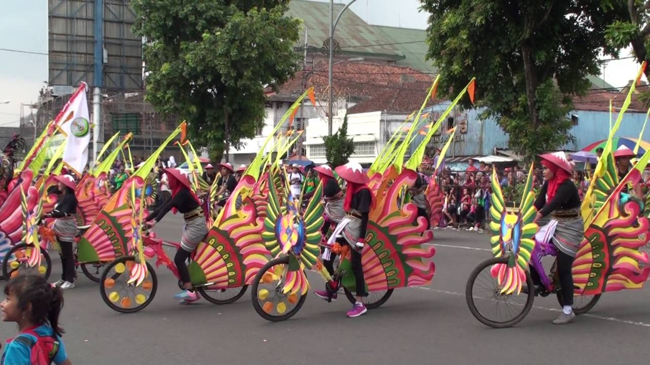  Gambar  Sepeda  Hias  Youtube Gambar  Burung Garuda di Rebanas 