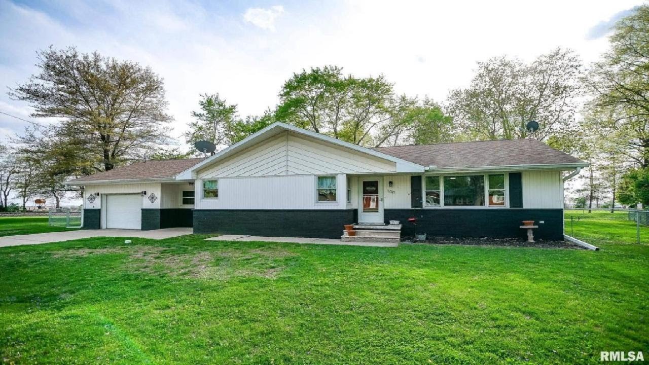 100 WEBER Lane, Delavan, IL Presented by CHRISTINE SCHAUBLE.