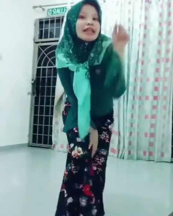 Jilboobs goyang pantat......