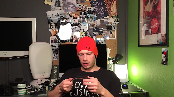 Photog Nord : Gordy's neck strap on Fuji x100 review