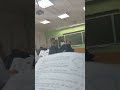 Трон стоит царя не видно