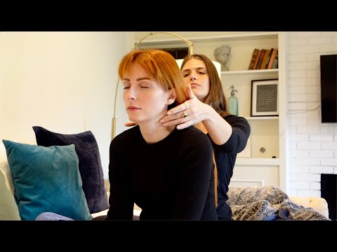 asmr-|-hair-play-&-back-scratching-with-@littlemecarmie-(no-talking,-fabric-scratch,-hair-sounds)