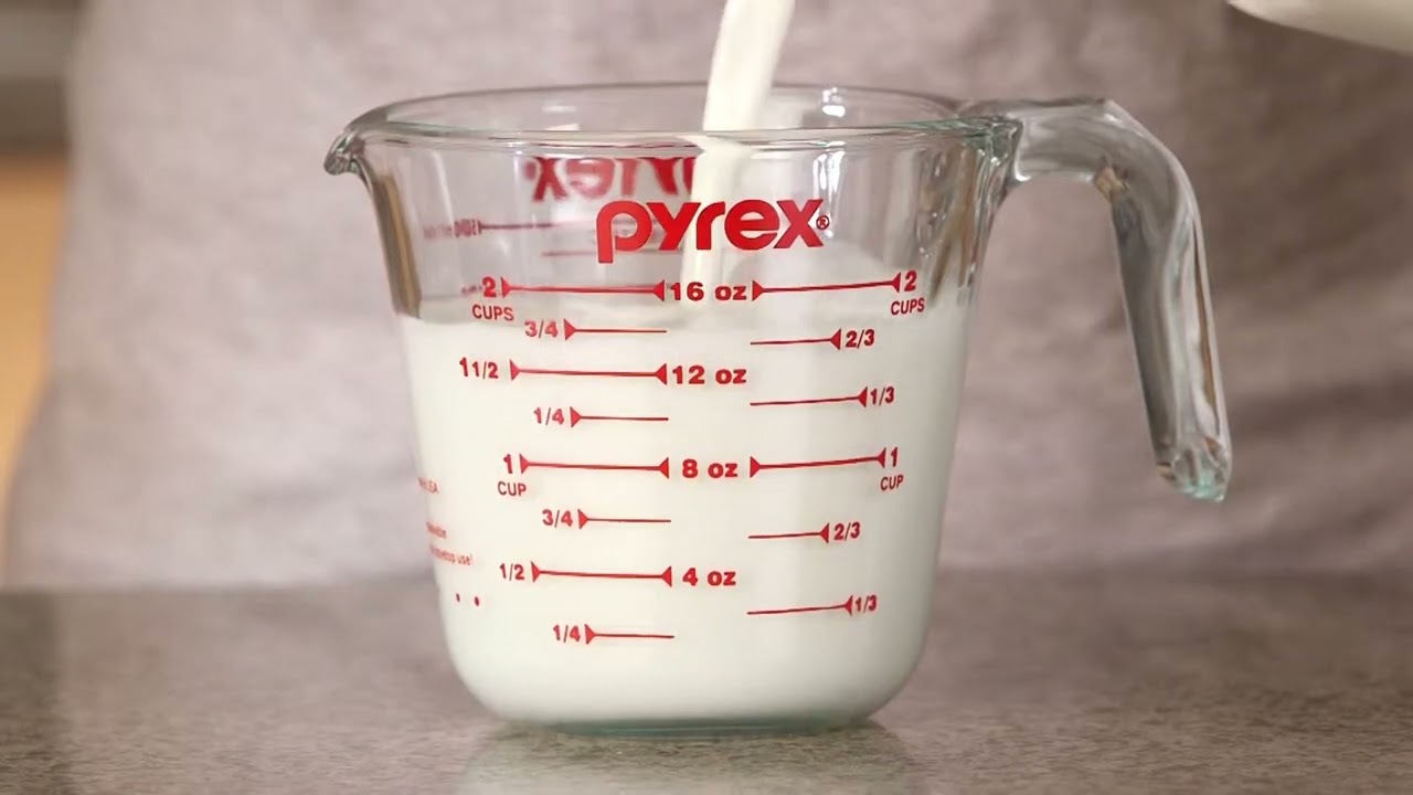 Pyrex   2 Cup Measuring Cup