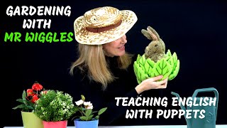Teaching English with Puppets - Mr Wiggles// Kids English Theatre