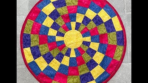 Binding  with Bias Cut strips for circular quilts with Jennie Rayment.