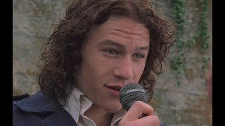 Patrick sings to Kat - Heath Ledger (10 things i hate about you) Resimi