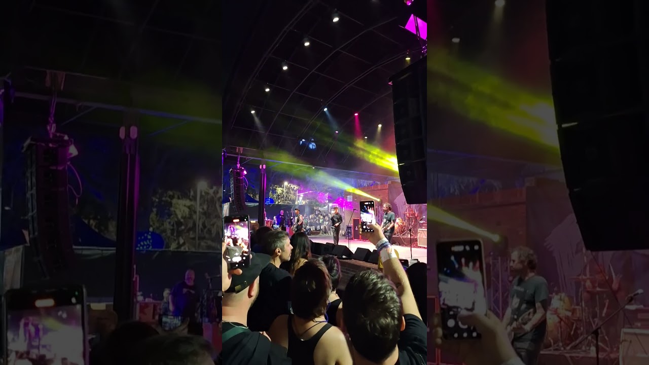 The bouncing souls - Lean on Sheena live at The Fest 22. 