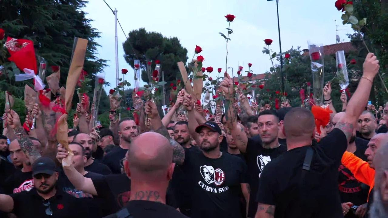 L'omaggio degli ultras del Milan a Berlusconi, intonano il coro 