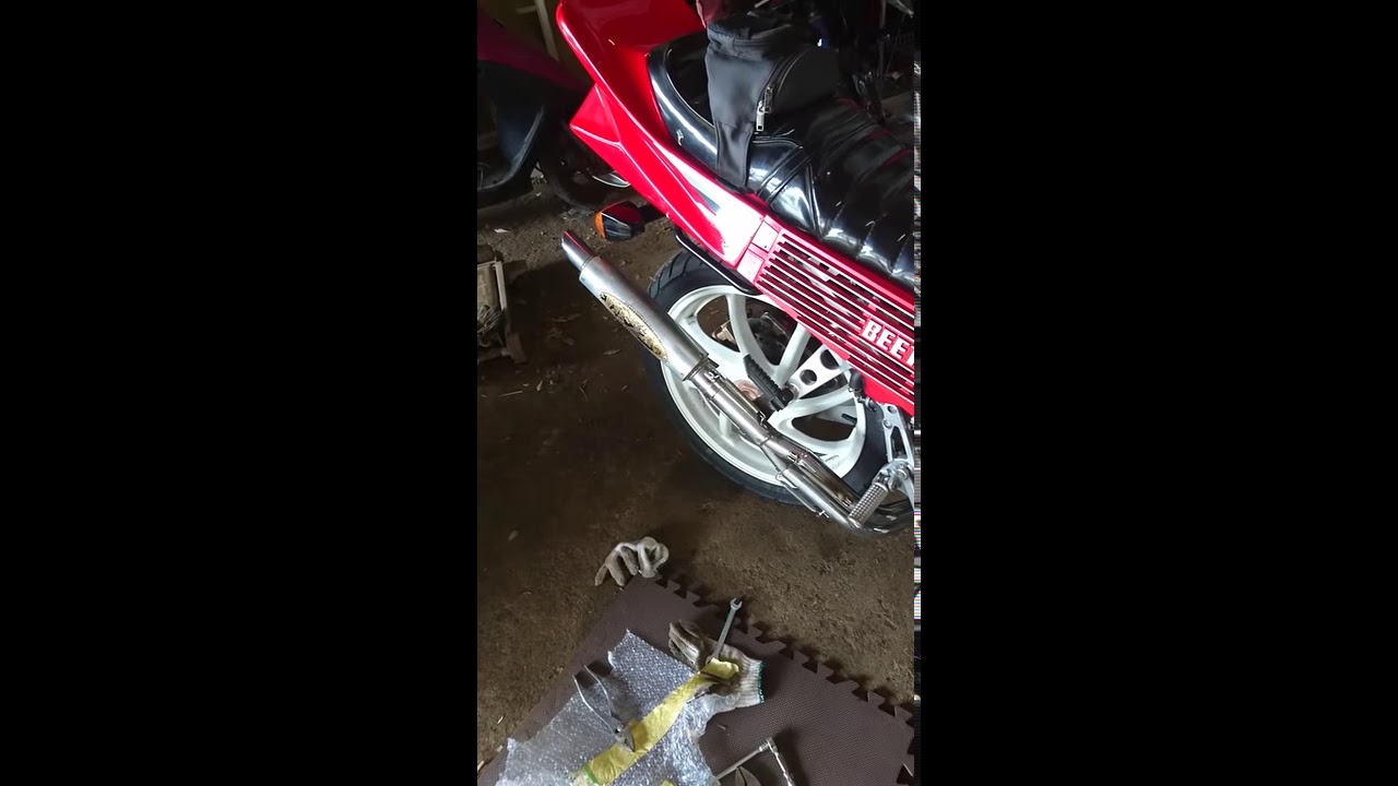 CBR400F 雷管 WRP イカズチ - YouTube