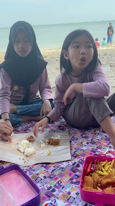 EATING ON THE BEACH #veranda #fyp #viral