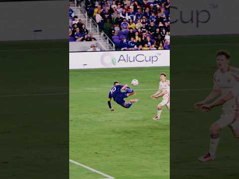 The kind of goal that leaves everyone speechless (and some kissing?!) 😭 Take a bow Tincho 👏