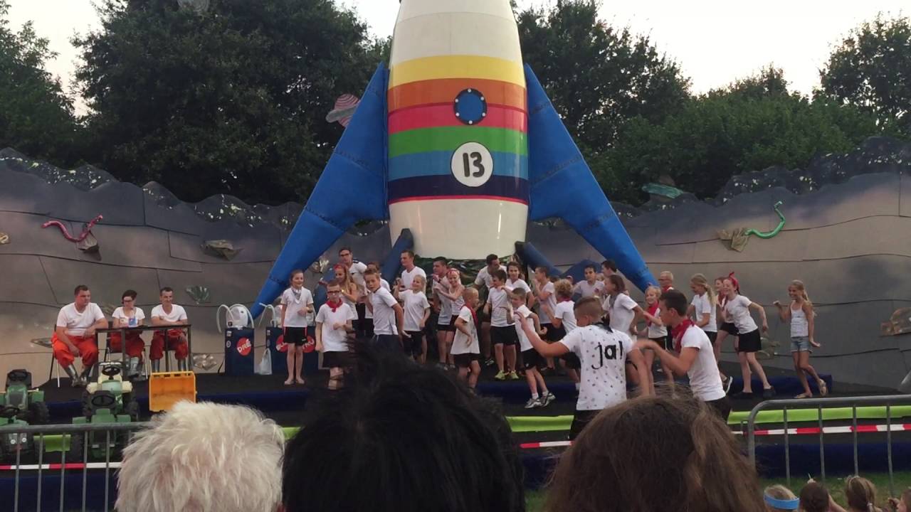 KVW Roggel 2016 | Ruimte | Optreden | Groep 7/8B