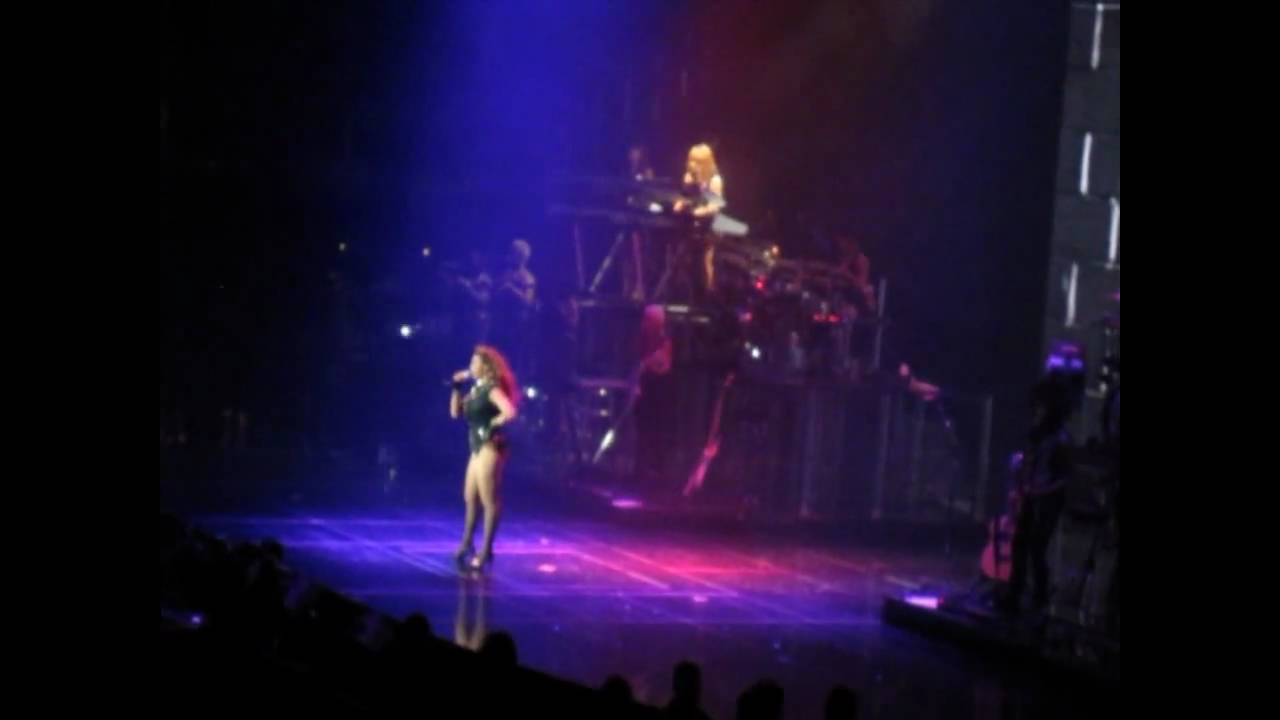 BEYONCE TRIDENT - EGO FT. KANYE WEST LIVE LONDON O2 ARENA [HD] - 15/11 ...
