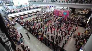 香港國際機場15週年快閃舞  Flash Mob Dance for the 15th Anniversary of the Hong Kong International Airport