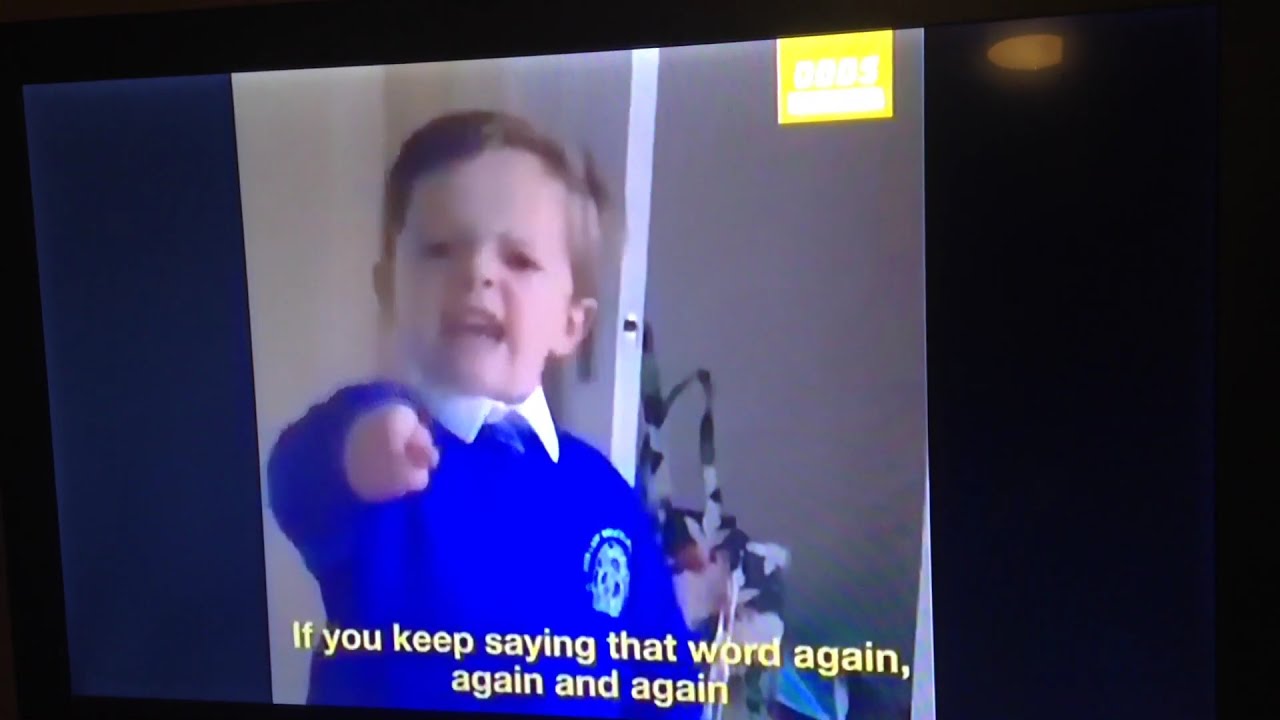 BOY SAYS HE WILL PUNCH SANTAS BEARD OFF 🎅🏻 YouTube