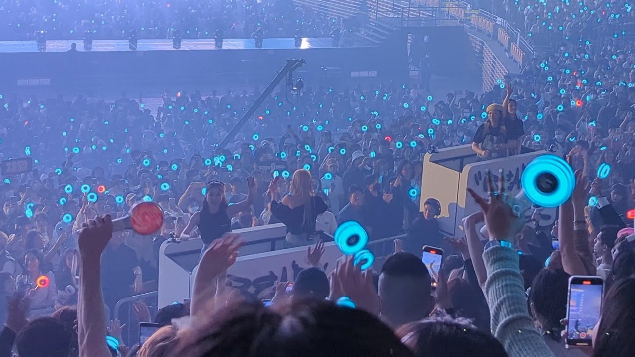 TWICE - GOT THE THRILLS + MOONLIGHT | TWICE 5TH WORLD TOUR 