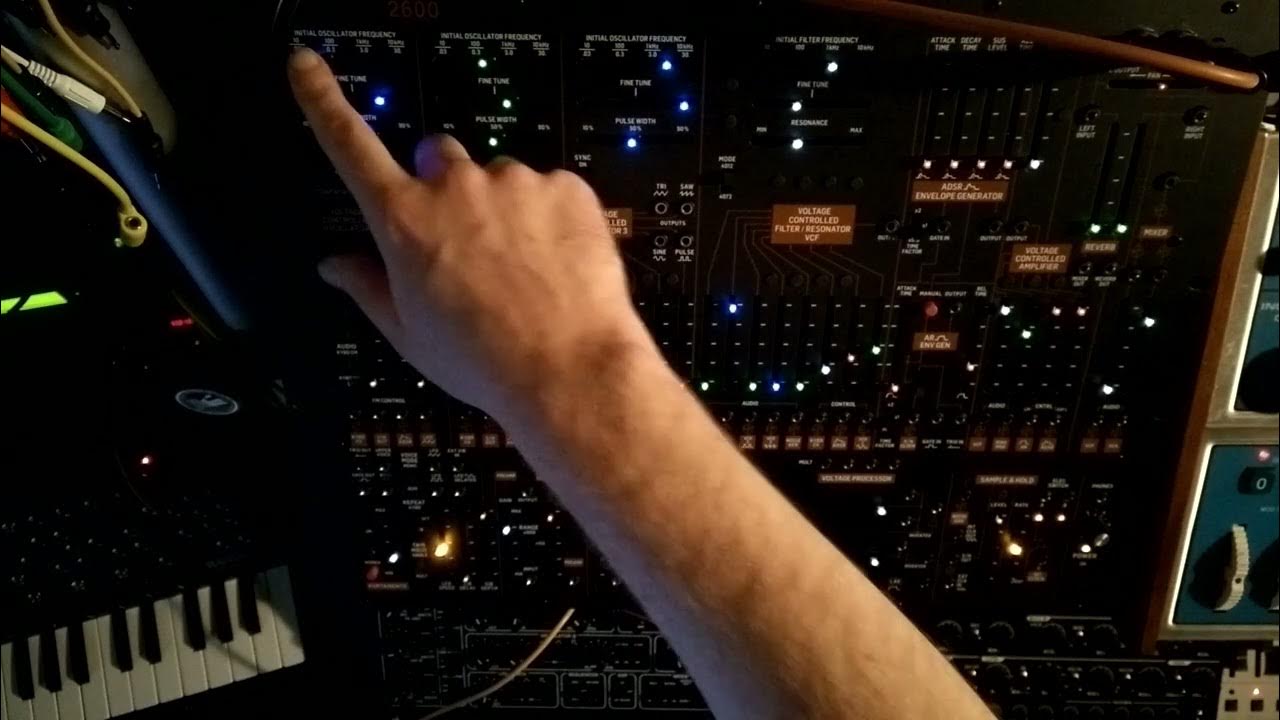 Behringer 2600 Default Patch (no patch cables) YouTube