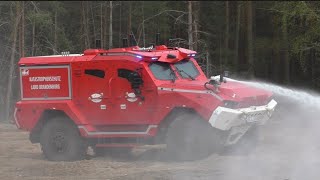 Waldbrand Löschpanzer Triton Des Katastrophenschutz Brandenburg Auf Einsatzfahrt