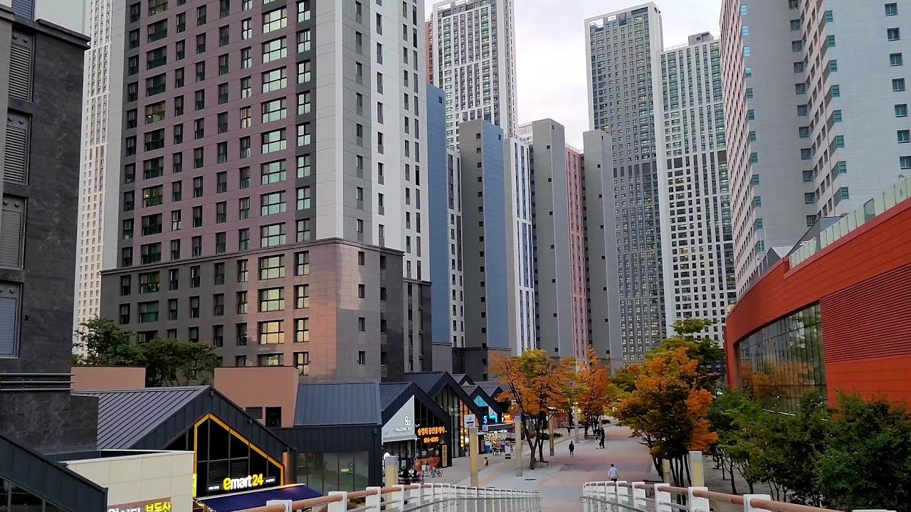 Вечерняя прогулка возле жилого комплекса Kintex One City - г.Коян. Октябрь 2021 // Виртуальная Корея