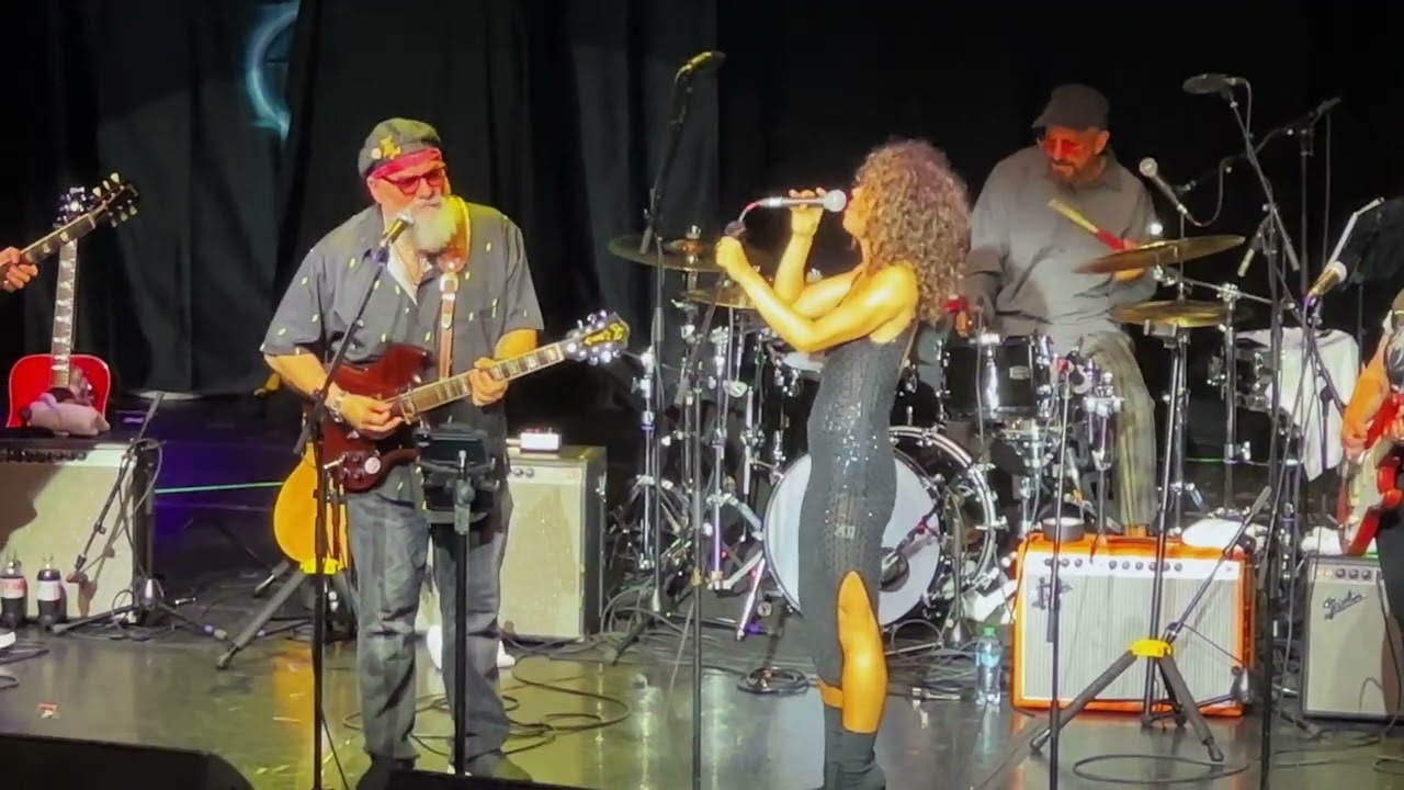 Jade McRae, Laura Chavez, Jimmy Vivino & Joe Bonamassa - I'm a Woman