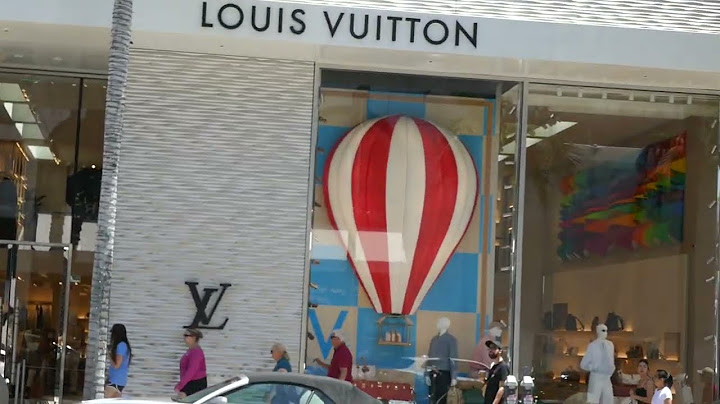 Louis Vuitton Air Balloon Rodeo Drive Beverly Hills California USA June 16, 2025