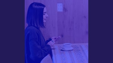 Pulsating Backdrops for Relaxing Cafes