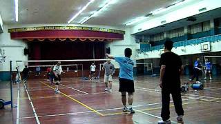 20110102孚瑪羽球隊劉教授+小林VS宏仁+小余.AVI