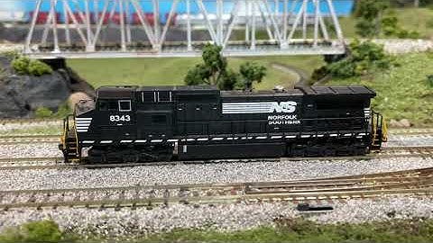 Review: N Scale Atlas Dash 8-40CW