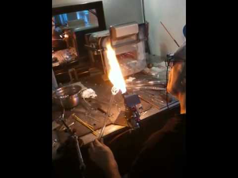 Glass blowing pyrex pipes, with Belmosto
