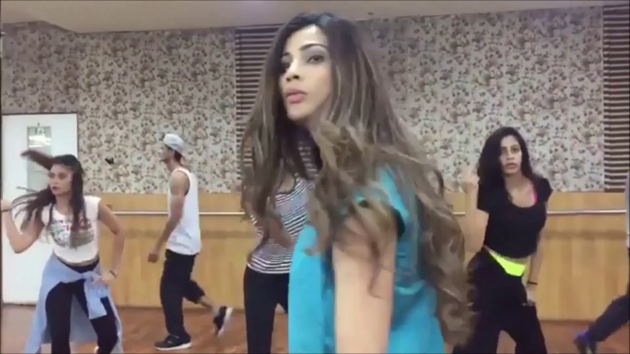 Daisy Shah H0t Navel Best Dance Youtube
