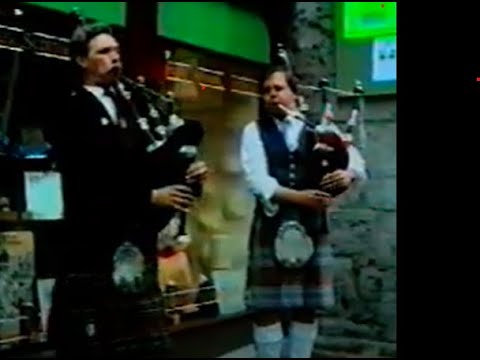 Παρακολούθηση The Piper's Workshop: The Traditional Art of Highland Bagpipe Making (1992) VHS στο YouTube Παρακολούθηση The Piper's Workshop: The Traditional Art of Highland Bagpipe Making (1992) VHS στο YouTube
