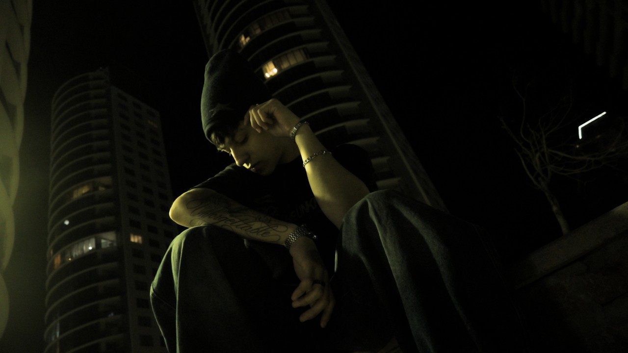 Watch Buzzi - Interrogate | Videoclip Oficial on YouTube Watch Buzzi - Interrogate | Videoclip Oficial on YouTube