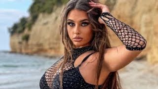 Eva Savagiou Wiki Biography Age Height Weight Net Worth - Curvy Model, Plus Size