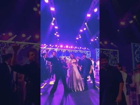 Revati & her groom dance on SRK’s song! Absolute emotional vibes