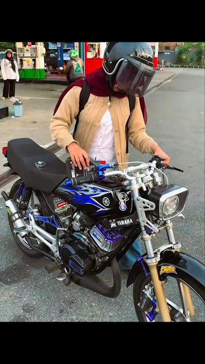 Shake it first😁#shorts #rxking #rx135 #storyrxking #2stroke #2t #storywa #storytime #ladybiker