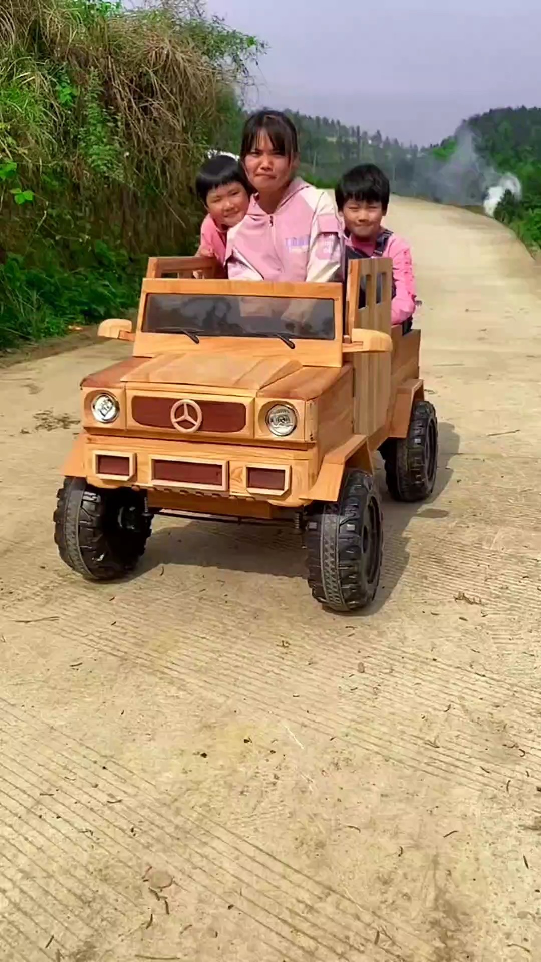 रामू ने बनाई रिमोट Car ??~ mini wood toy- woodworking art skill/wood hand #shorts