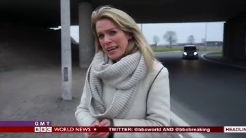 BBC World - Eritrean refugees living under a bridge in Calais