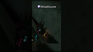 My wrist pockets solve all problems! - Half-Life Alyx