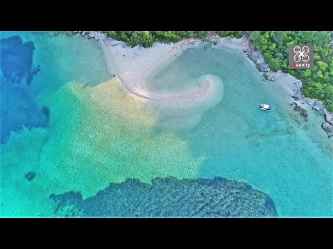 Σύβοτα, Διαπόρι: Η παραλία με το παράξενο σχήμα, όπου μπορείς να επιλέξεις τη θερμοκρασία του νερού